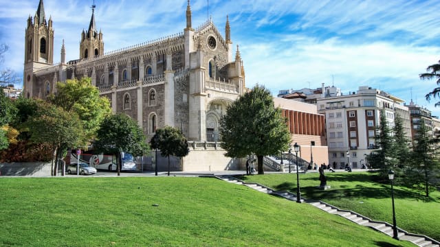 Spanish Language, Humanities, and Business Studies in Madrid